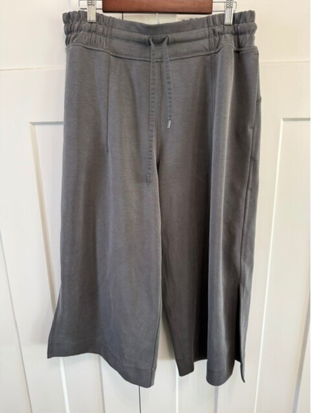 Lululemon softstreme dark gray cropped wide leg pants size 14